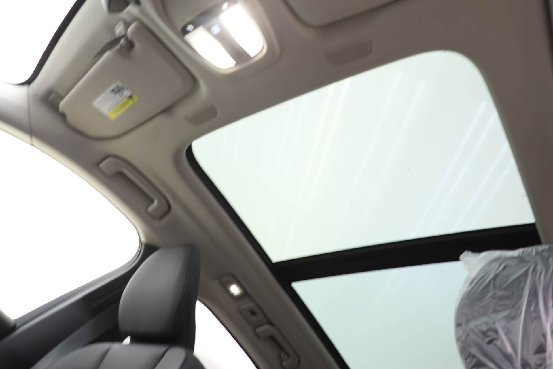 New 2025 Volvo XC60 T8 Plus w/ Protection Package Premier image 15