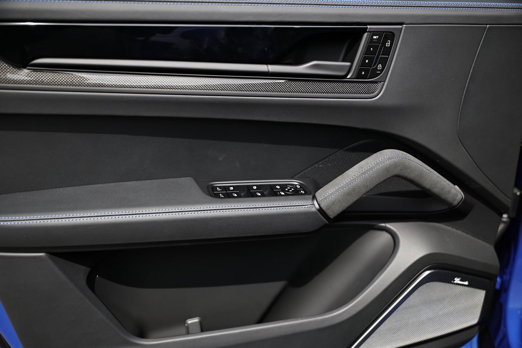 New 2025 Porsche Cayenne GTS image 18