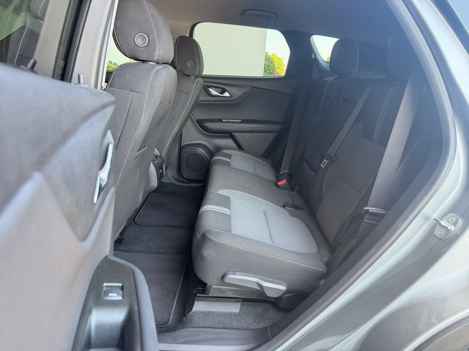 Used 2026 Chevrolet Blazer LT FWD image 38