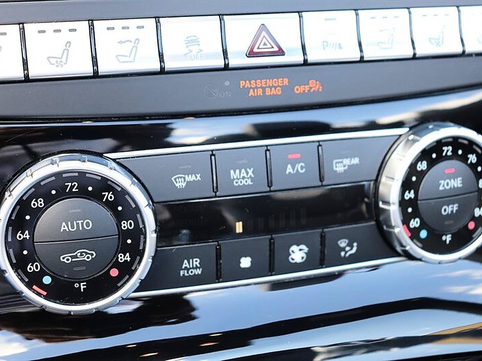 Used 2015 Mercedes-Benz SL 550 image 51