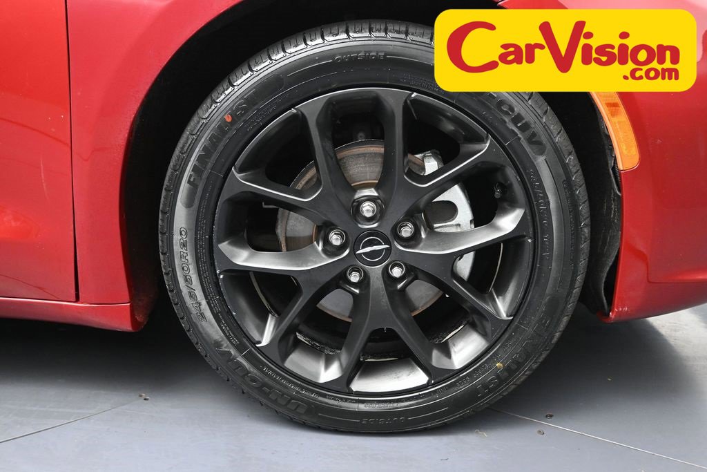 Used 2025 Chrysler Pacifica Limited image 12