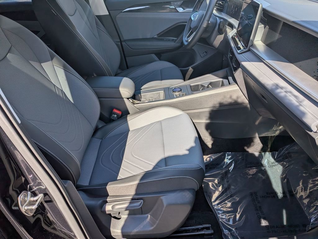 Used 2025 Volkswagen Tiguan SE w/ Panoramic Sunroof Package AWD/4WD image 32