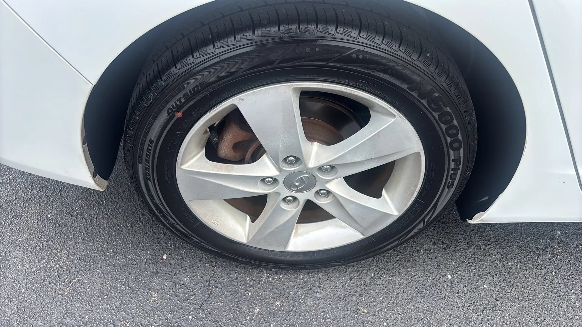 Used 2012 Hyundai Elantra GLS w/ Preferred Pkg 3 FWD image 30