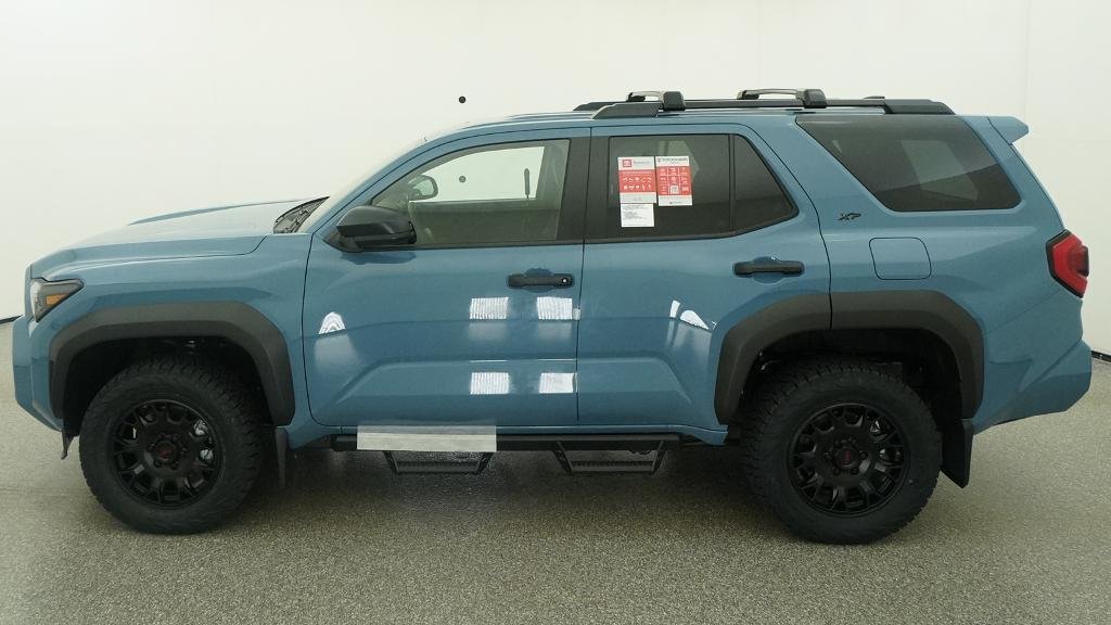 New 2026 Toyota 4Runner SR5 AWD/4WD image 3