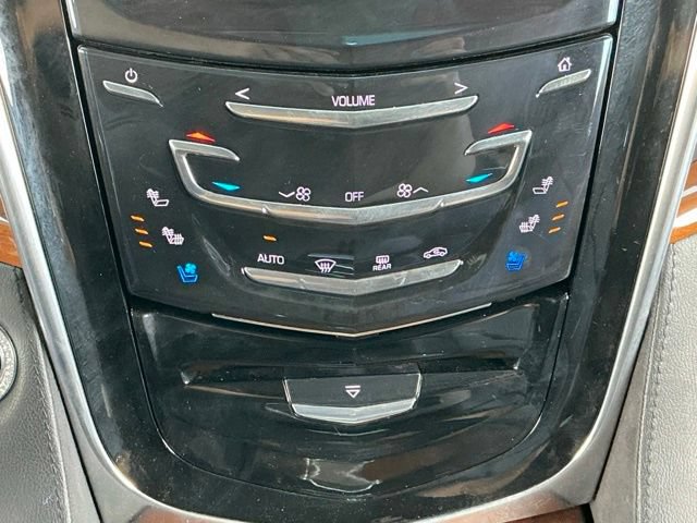 Used 2017 Cadillac Escalade 2WD image 27