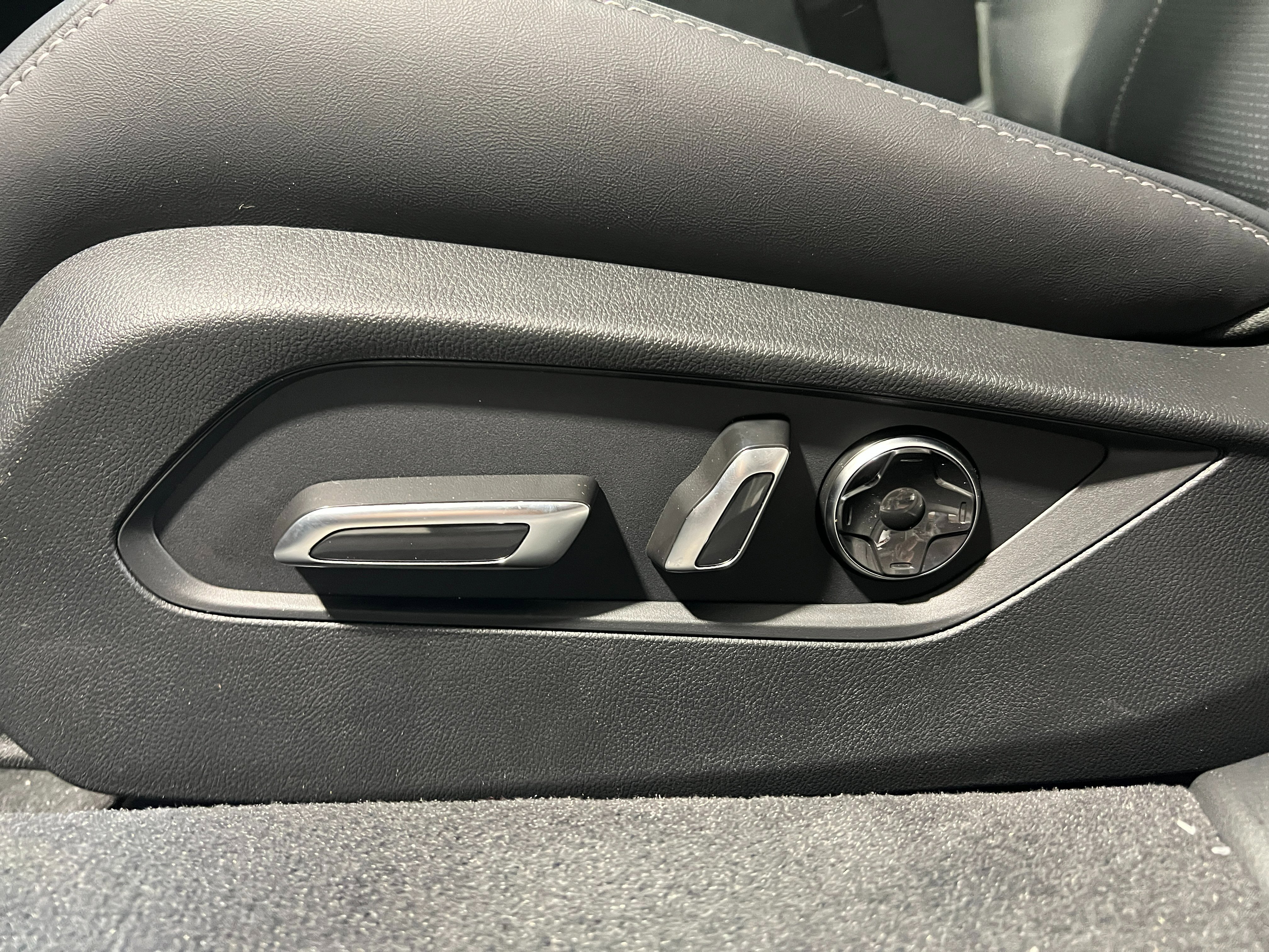 New 2025 Acura TLX w/ Technology Package image 11