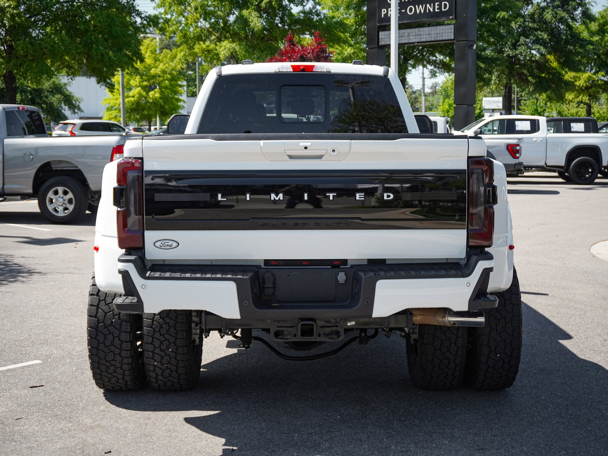 Used 2024 Ford F350 Limited AWD/4WD image 9