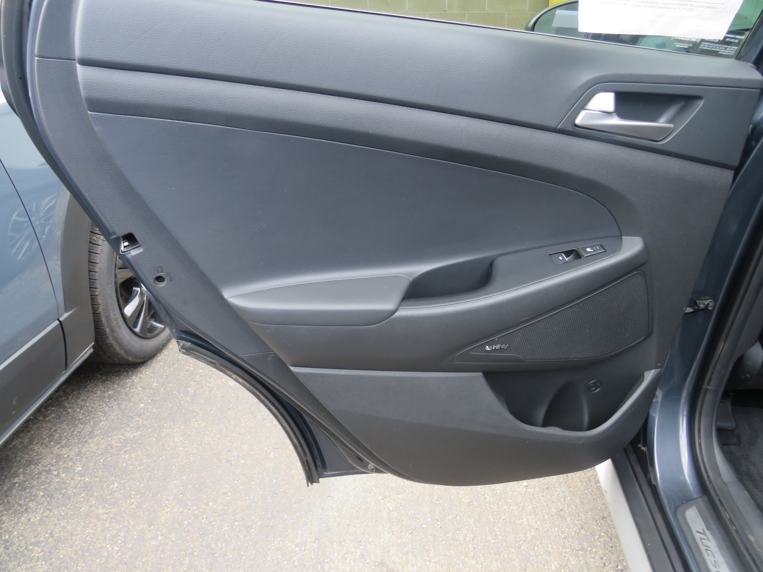 Used 2019 Hyundai Tucson Ultimate w/ Cargo Package AWD/4WD image 12