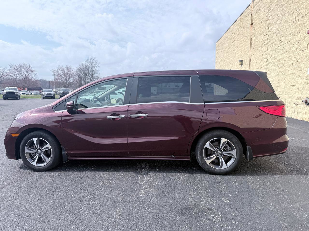 Used 2019 Honda Odyssey Touring image 2