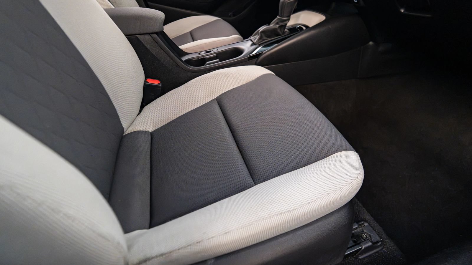 Used 2024 Toyota Corolla LE FWD image 12