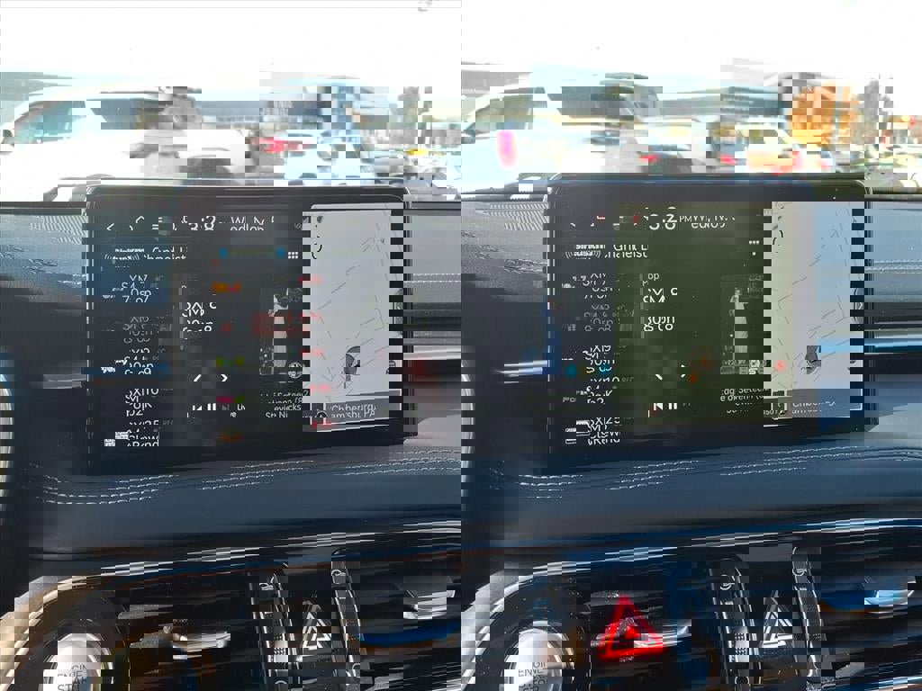 Used 2022 Genesis G70 2.0T image 19