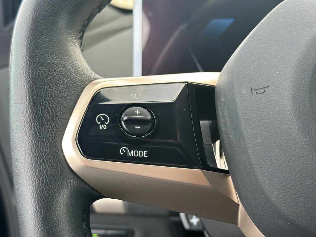 Used 2025 BMW iX xDrive50 image 29
