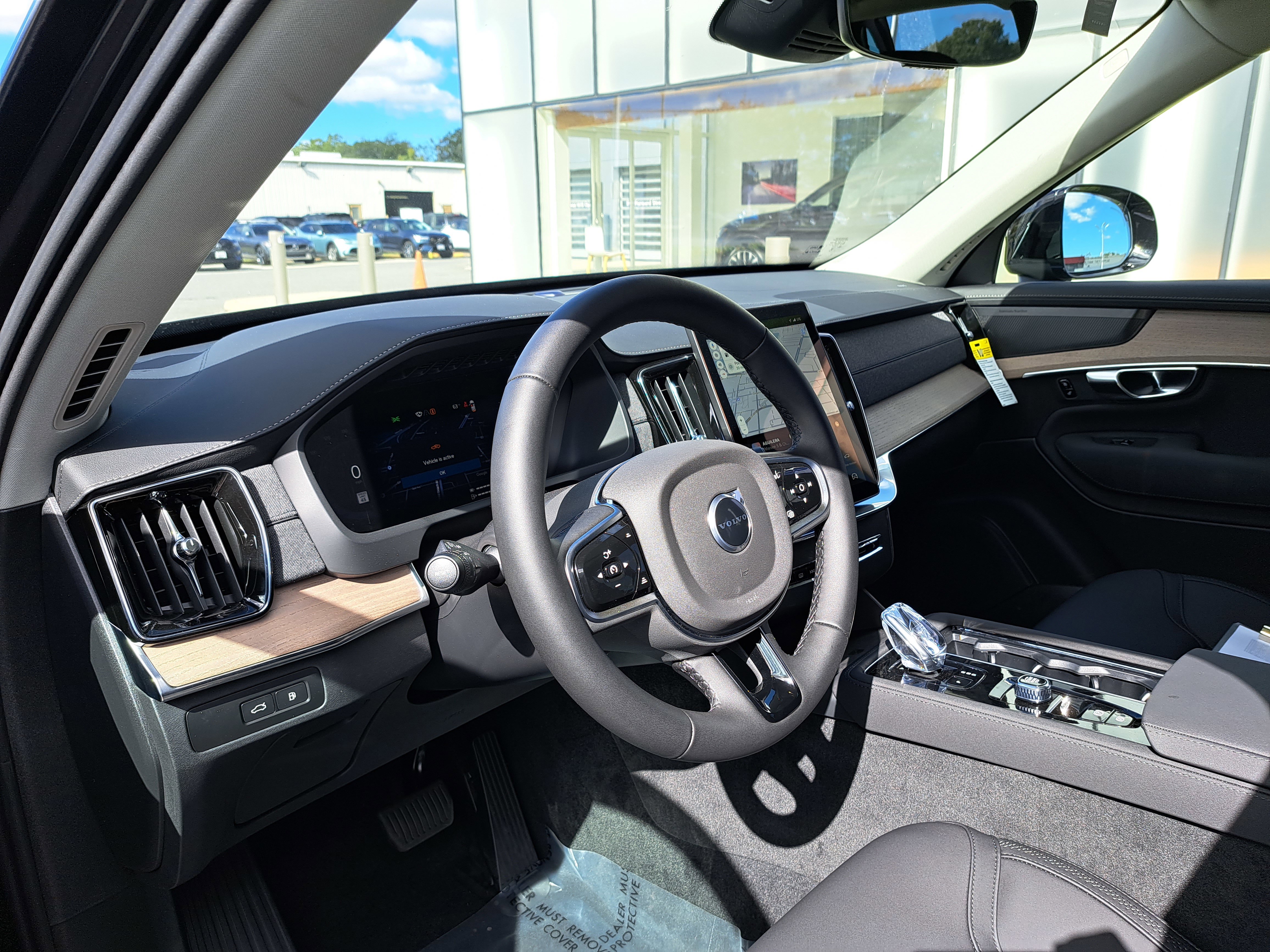 New 2025 Volvo XC90 T8 Plus w/ Protection Package Premier AWD/4WD image 5