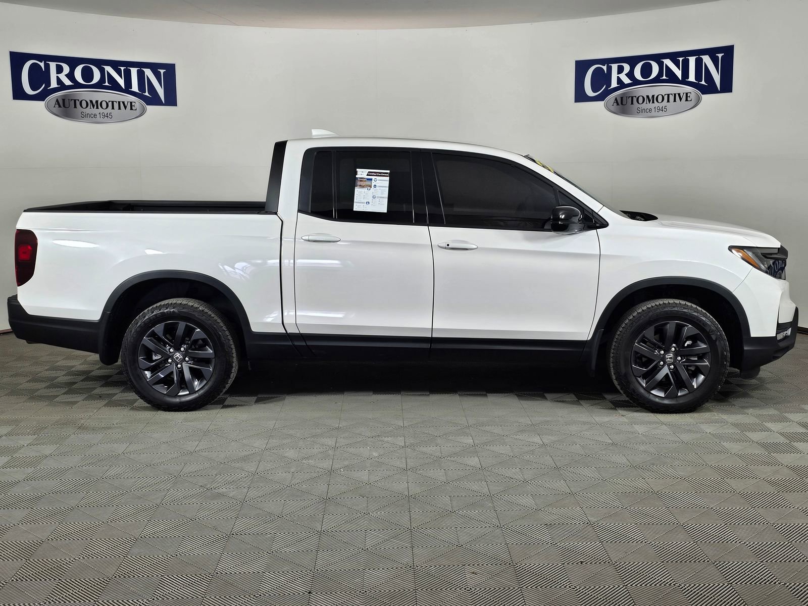Used 2025 Honda Ridgeline Sport image 6