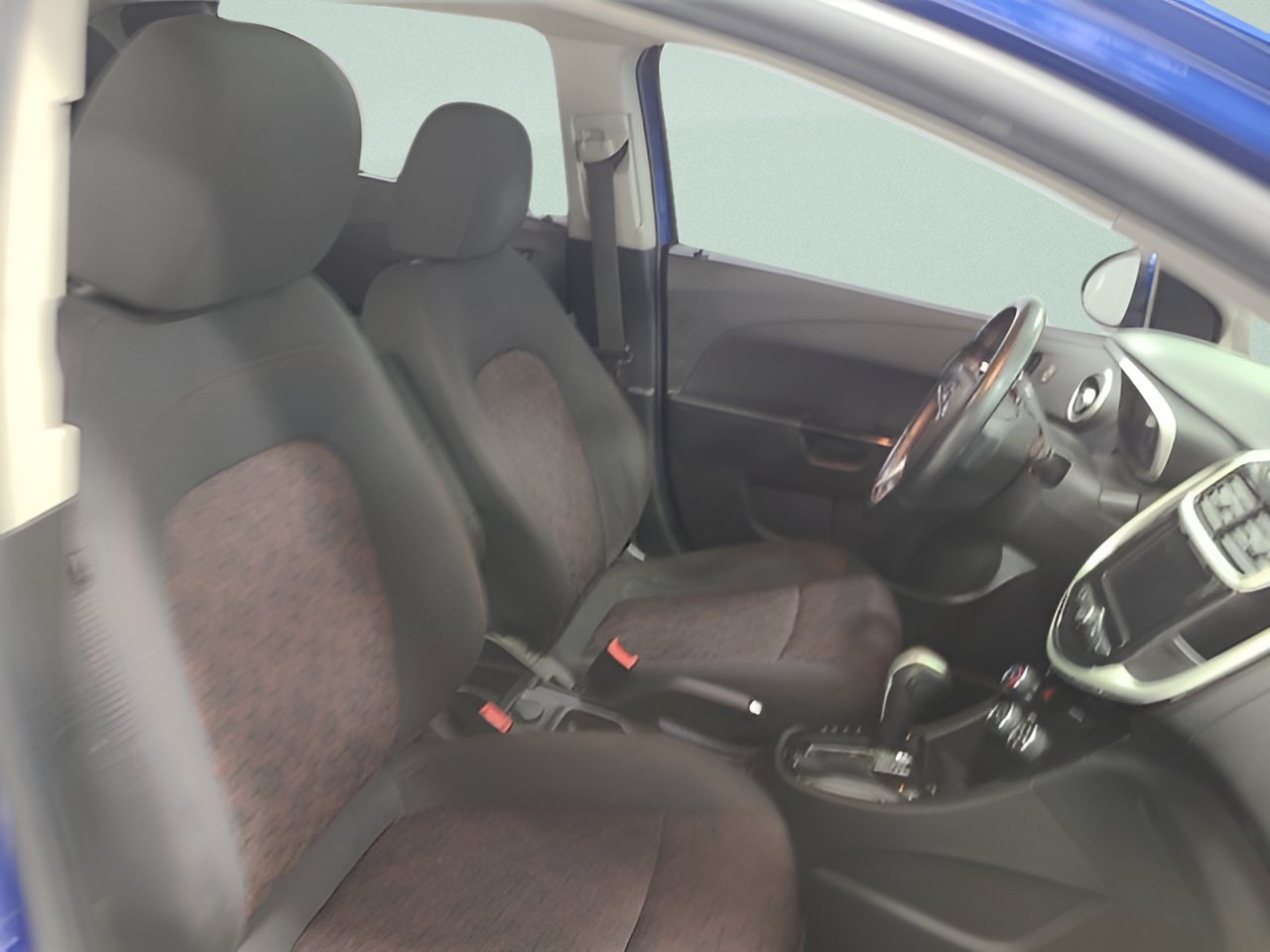 Used 2019 Chevrolet Sonic LT w/ Convenience Package FWD image 11