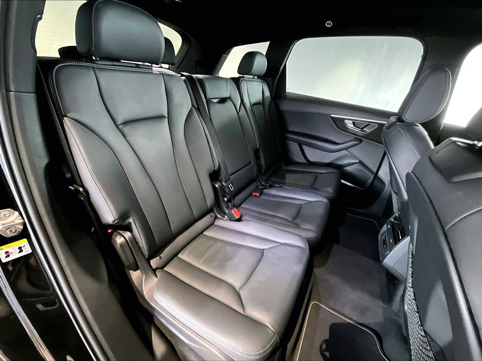 Used 2025 Audi Q7 3.0T Premium Plus image 31