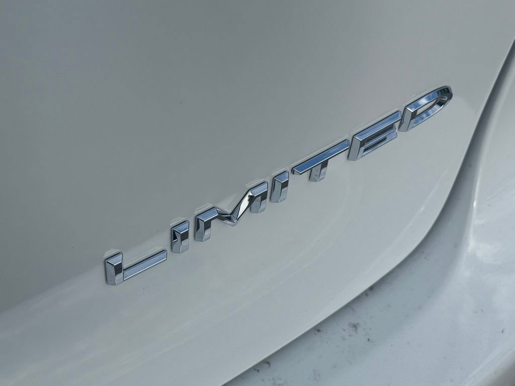 New 2026 Chrysler Pacifica Limited FWD image 34