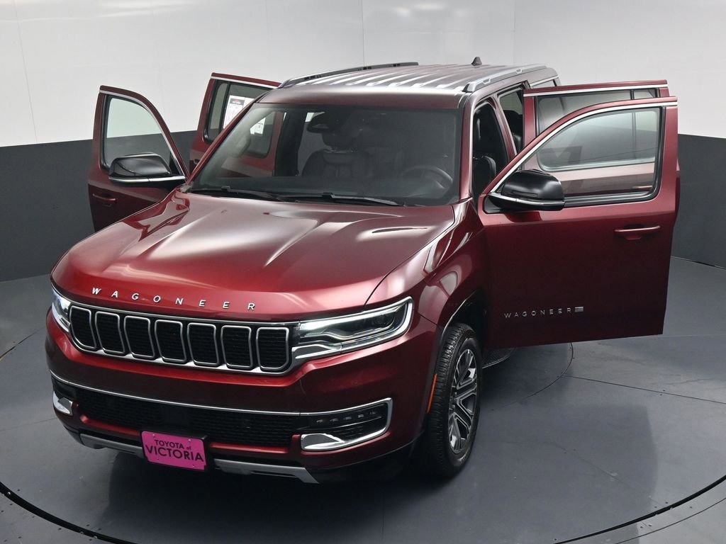 Used 2025 Jeep Wagoneer L Series II w/ 8-pass Seating Package image 28
