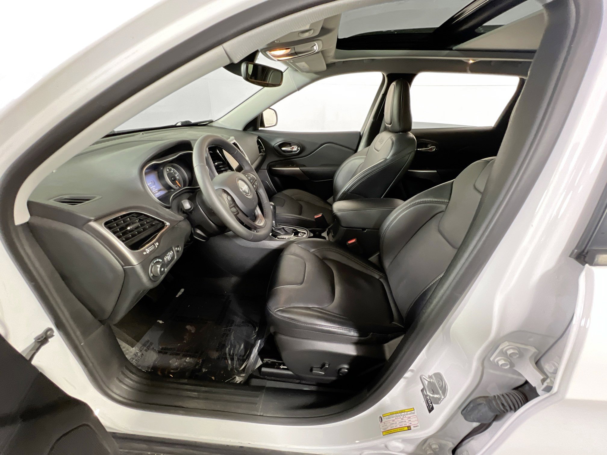 Used 2022 Jeep Cherokee Limited image 20