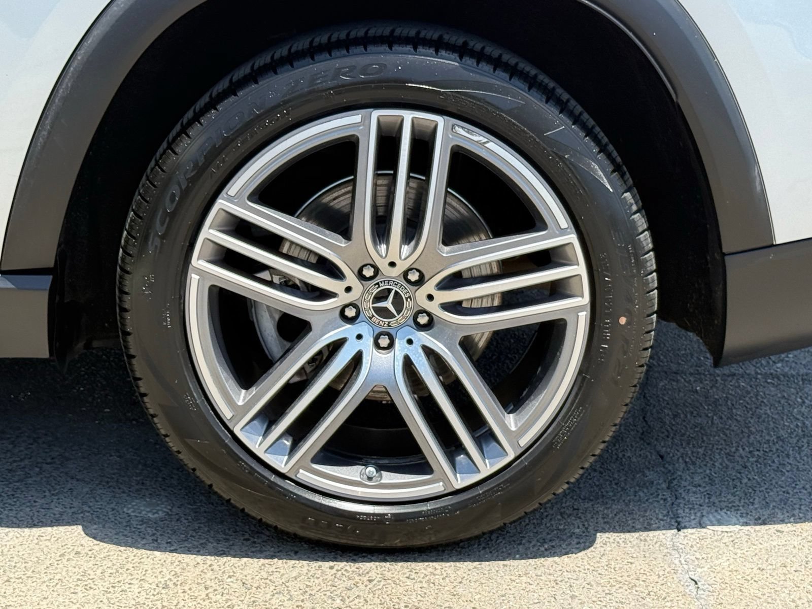 Used 2022 Mercedes-Benz GLS 450 4MATIC w/ Warmth & Comfort Package image 19