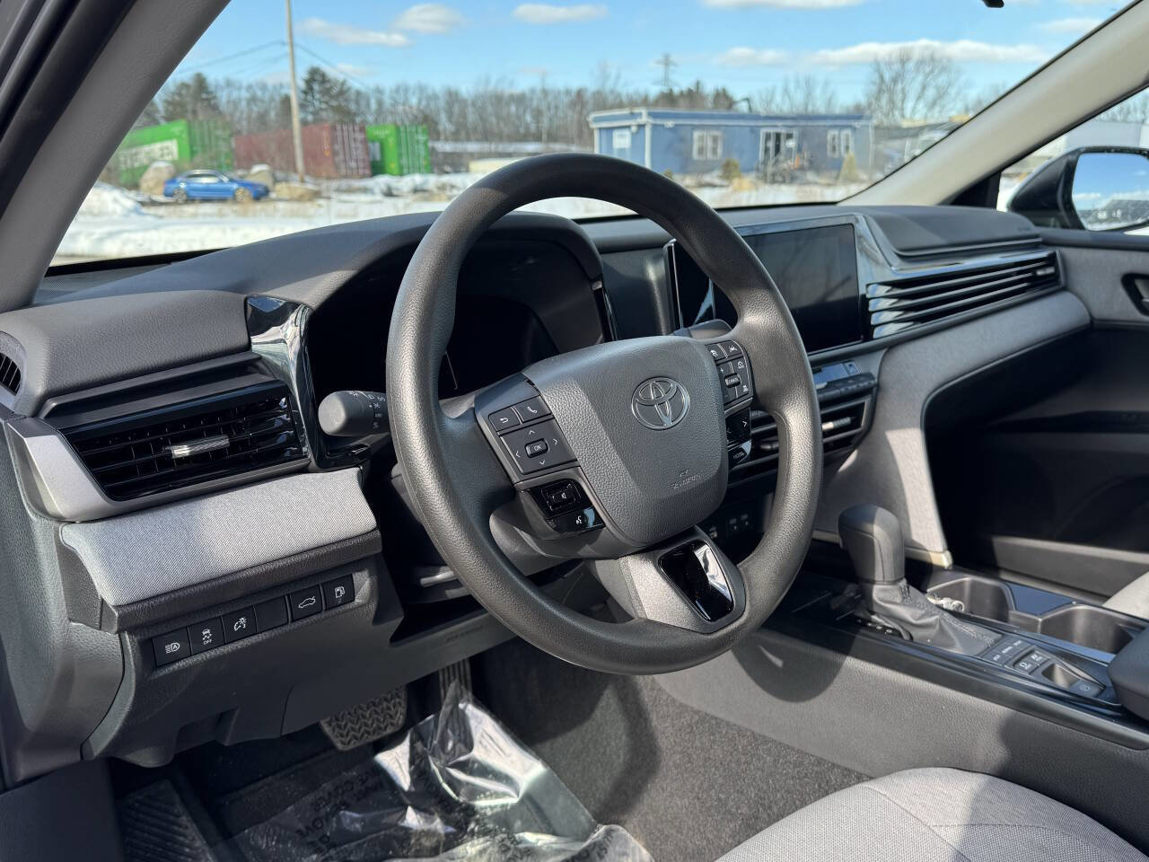 Used 2025 Toyota Camry LE image 11