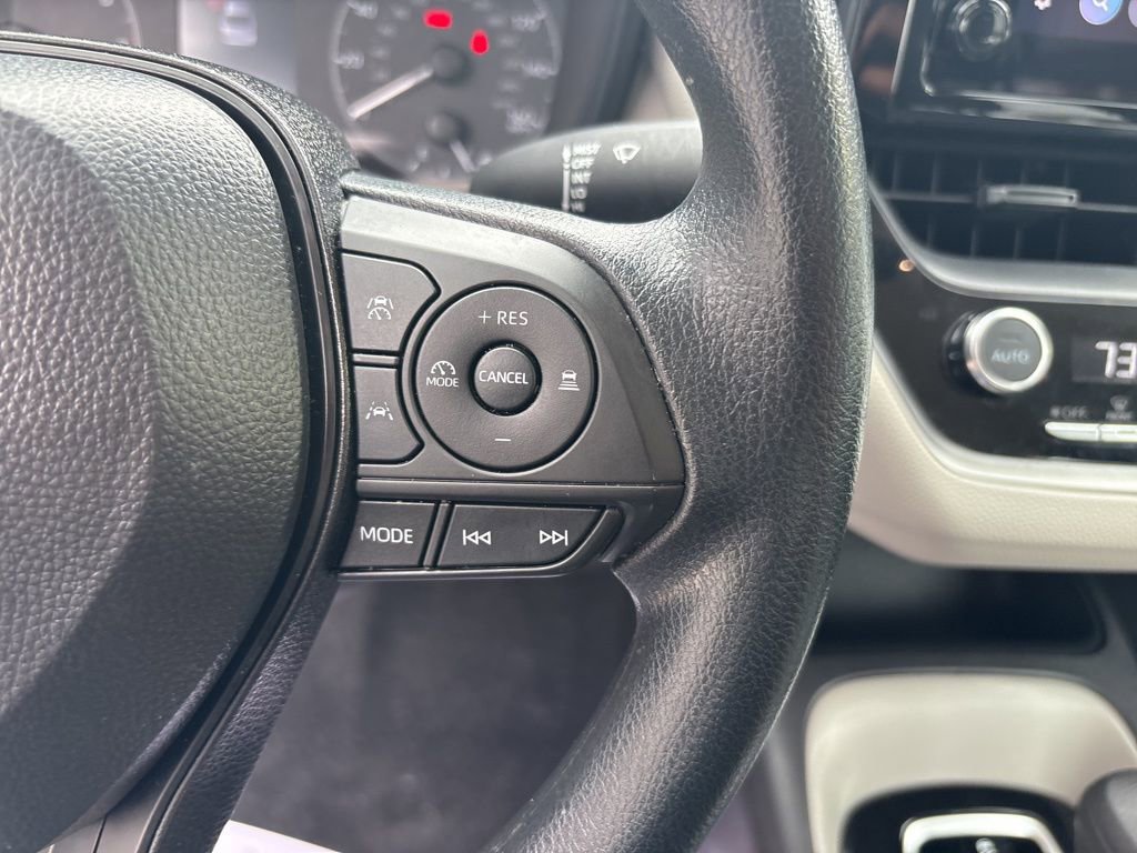 Used 2025 Toyota Corolla LE image 22