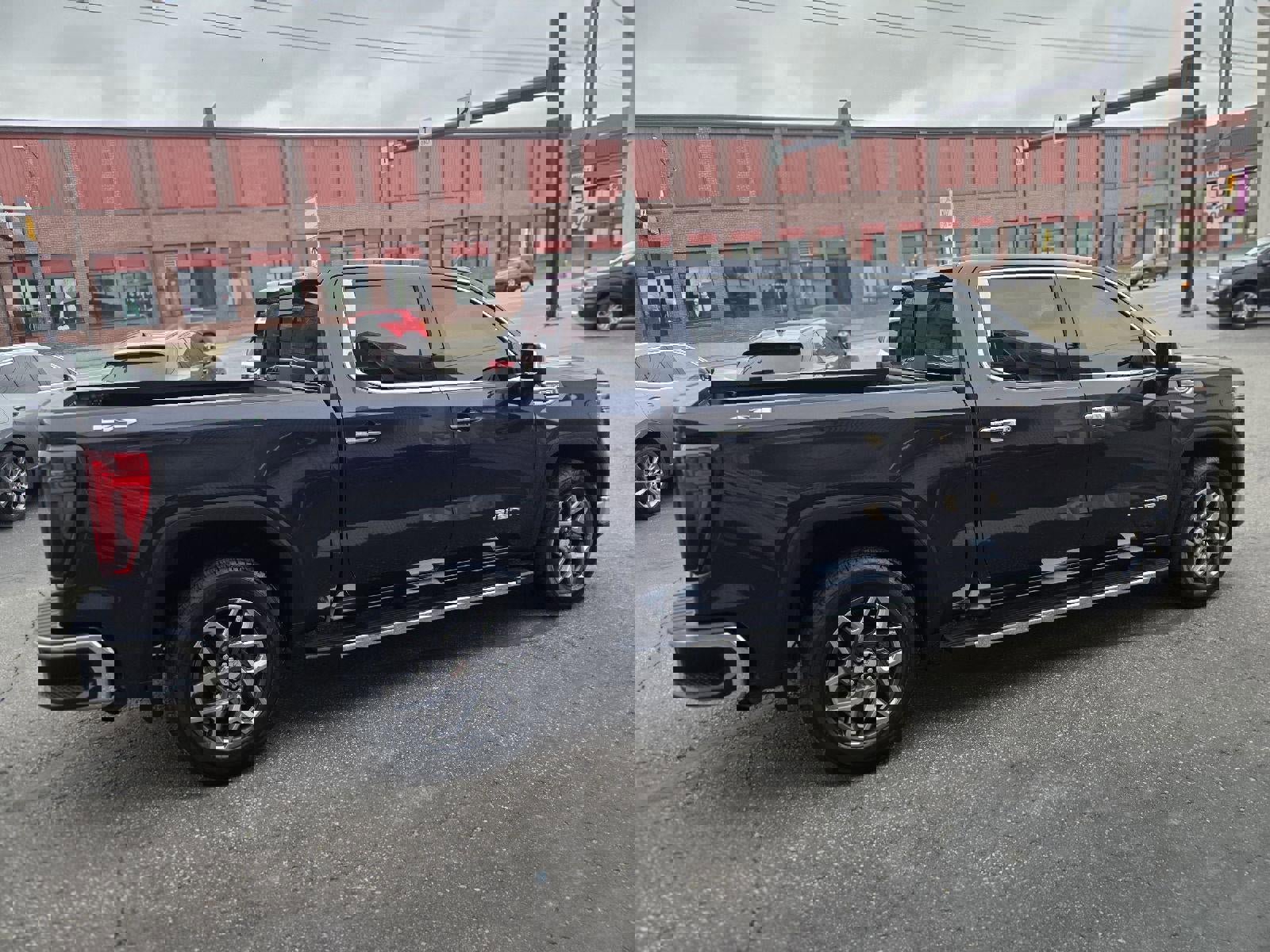 Certified 2022 GMC Sierra 1500 SLT w/ SLT Premium Plus Package image 11