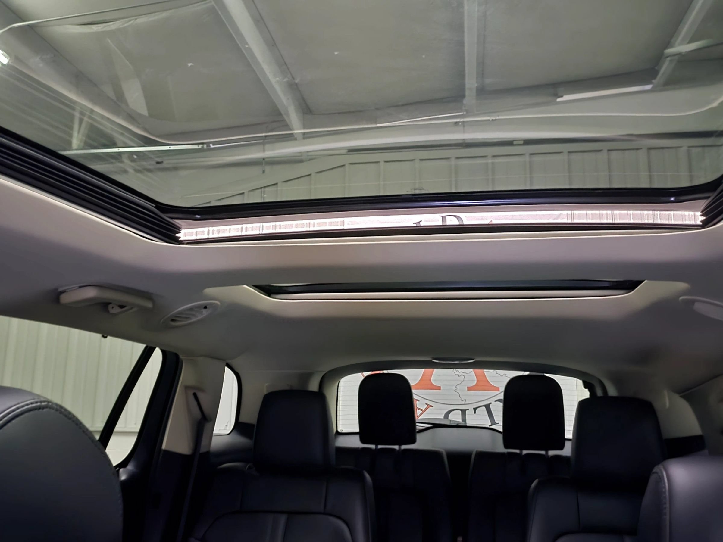 Used 2019 Lincoln MKT AWD image 28
