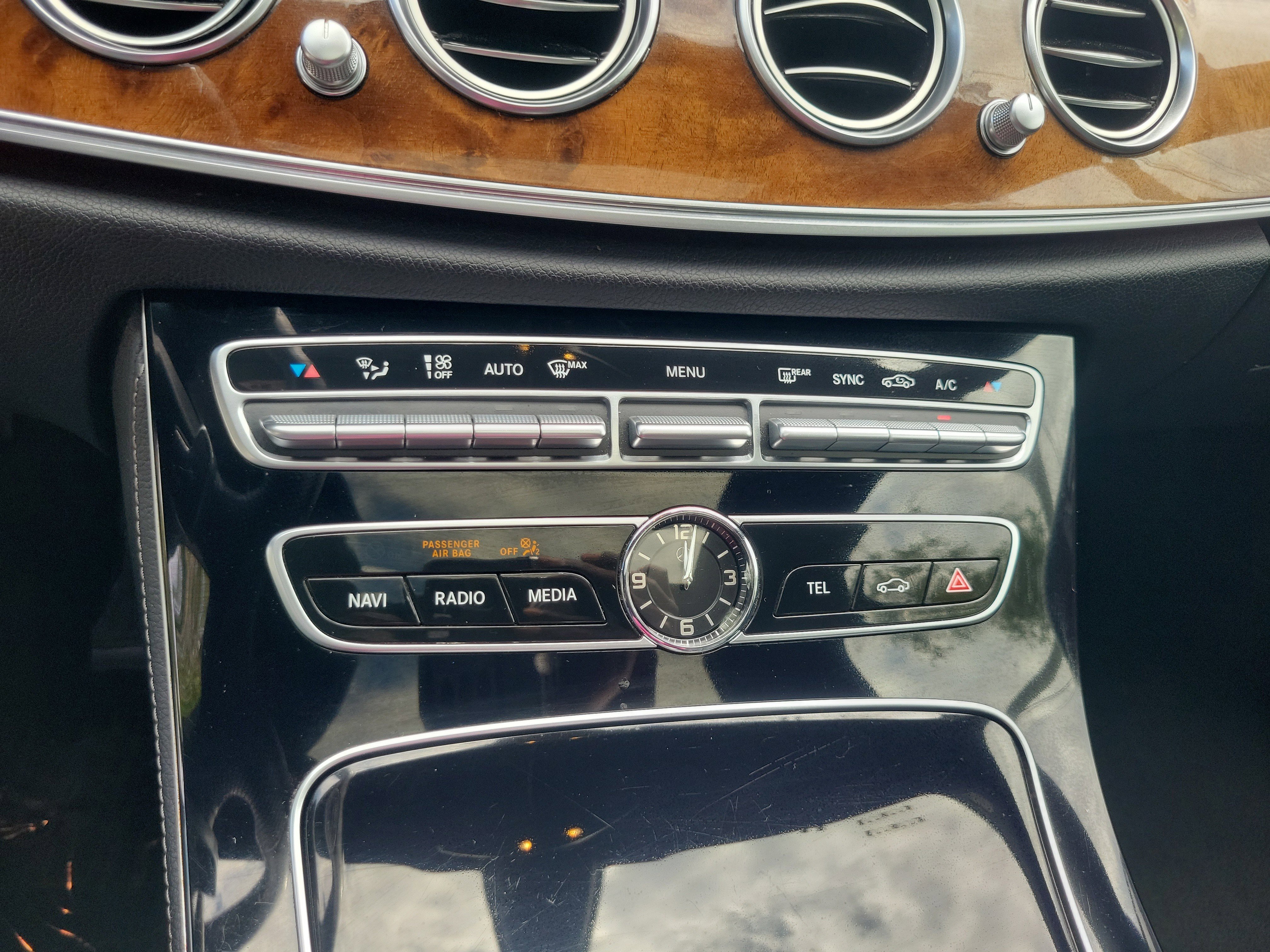 Used 2017 Mercedes-Benz E 300 4MATIC image 27
