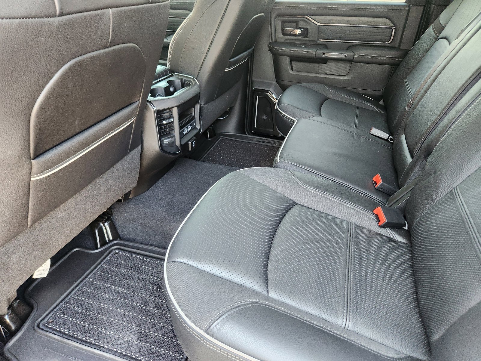 New 2025 RAM 2500 Limited AWD/4WD image 25