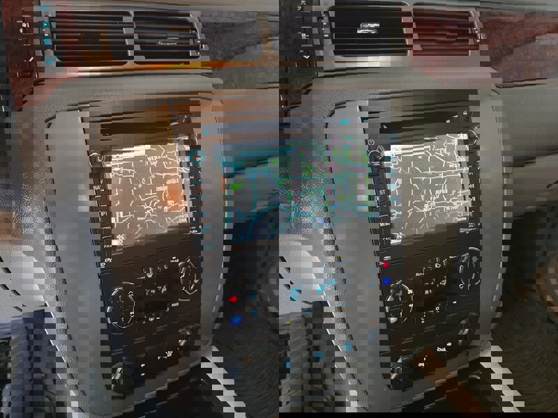 Used 2012 GMC Yukon XL SLT RWD image 26