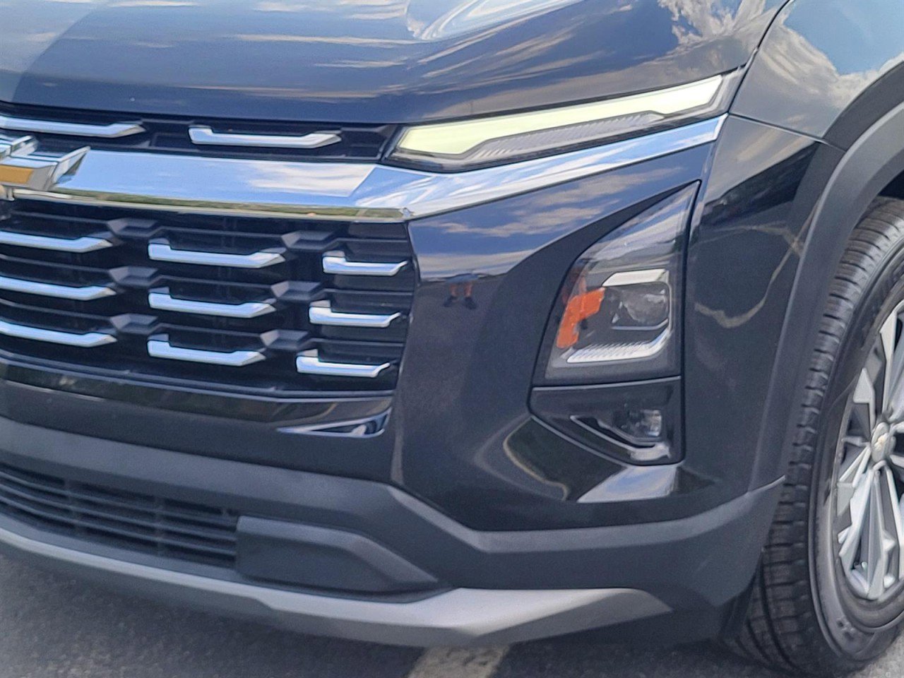 Used 2025 Chevrolet Equinox LT w/ Convenience Package II image 8