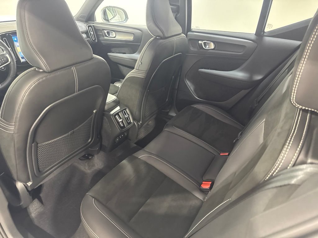 Used 2022 Volvo XC40 T5 R-Design w/ Climate Package AWD/4WD image 21