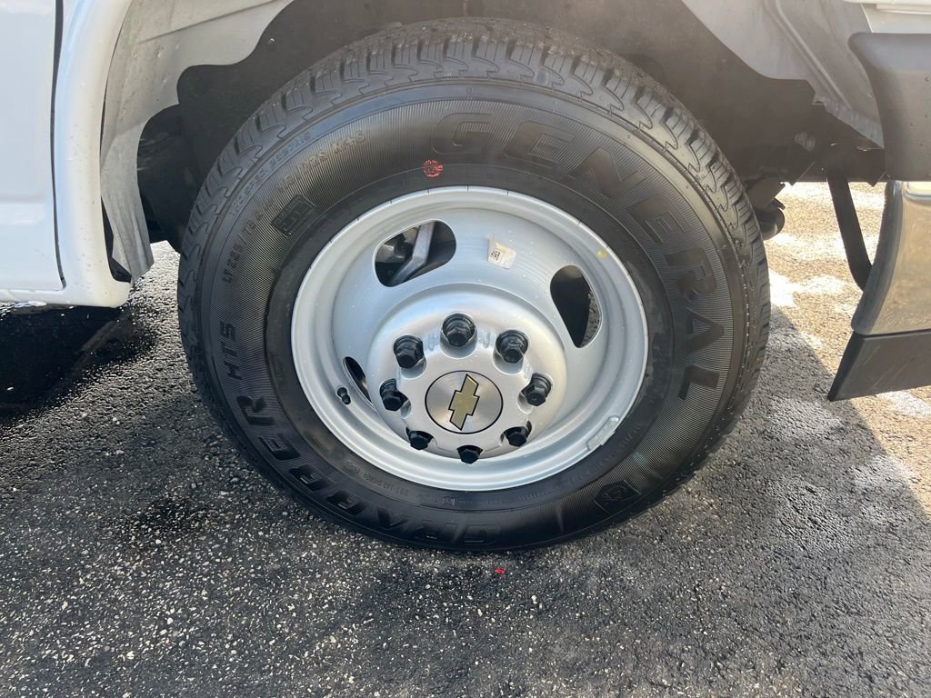 New 2026 Chevrolet Express 3500 w/ Power Convenience Package image 20