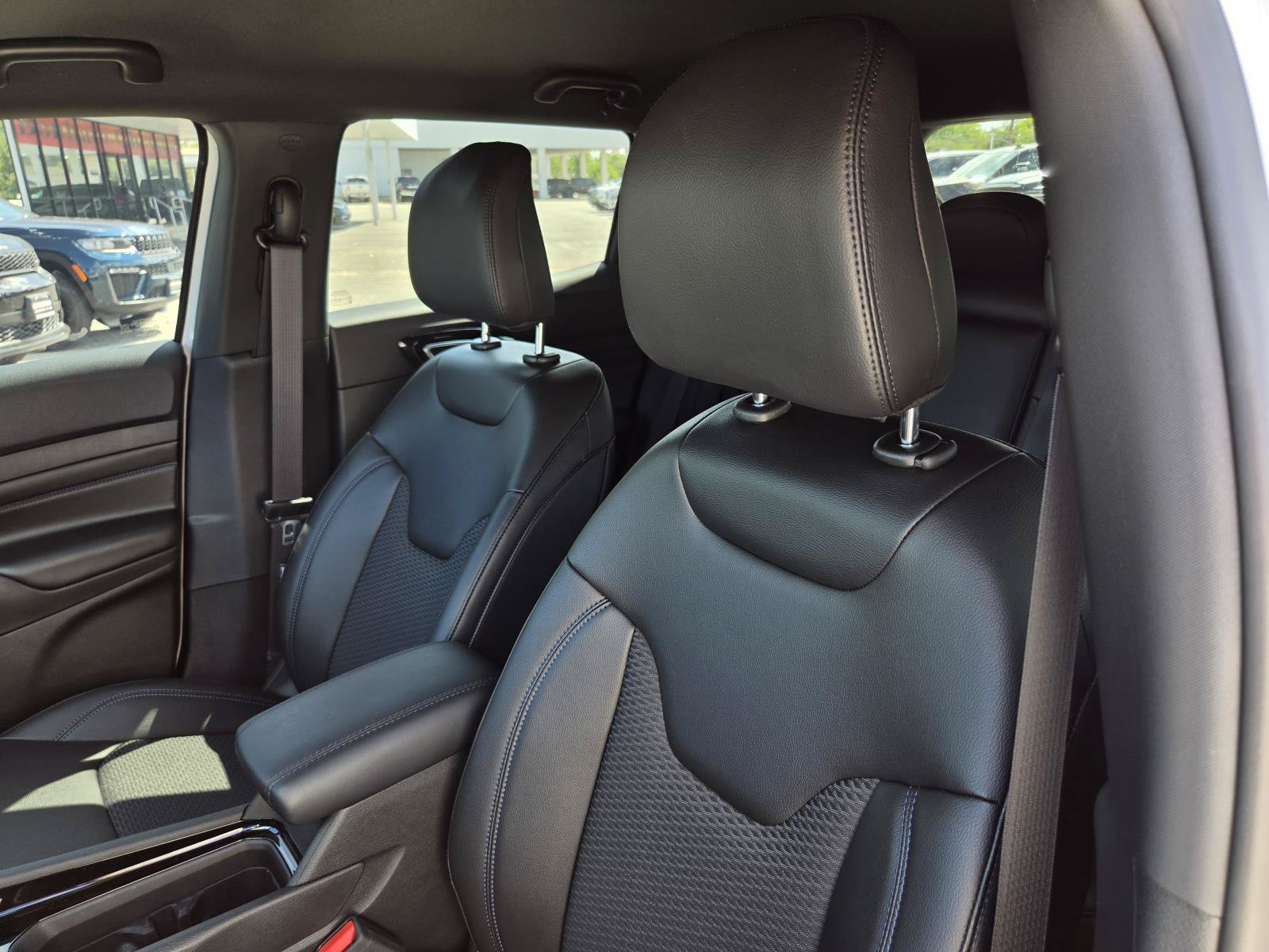 New 2026 Jeep Compass Latitude AWD/4WD image 23