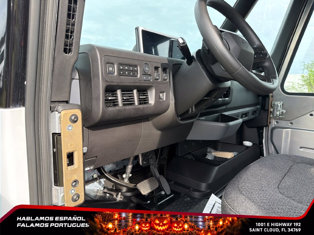 Used 2024 Chevrolet Brightdrop 400 w/ Commercial Equipment Package AWD/4WD image 14
