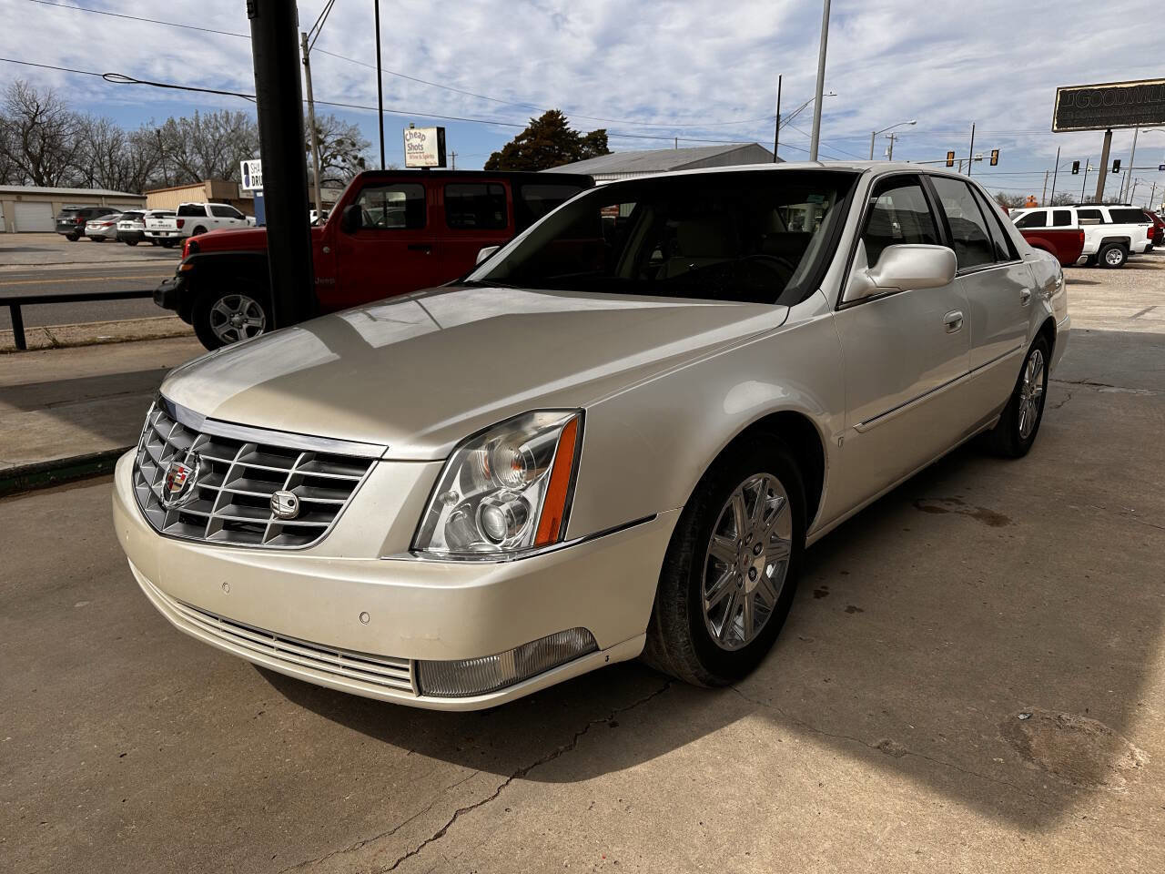 Used 2009 Cadillac DTS FWD image 4