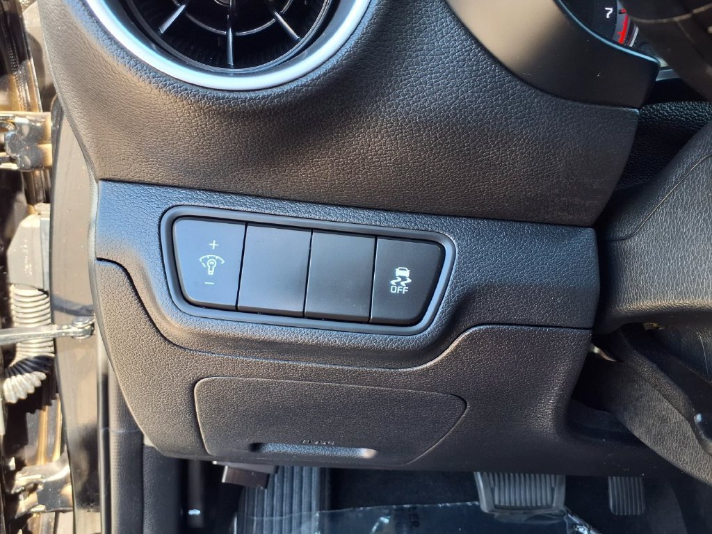 Certified 2023 Kia Forte LXS FWD image 18