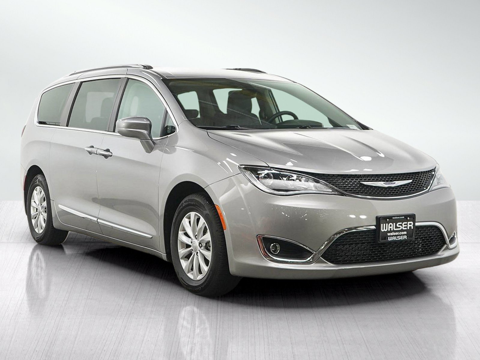 Used 2018 Chrysler Pacifica Touring-L FWD image 7