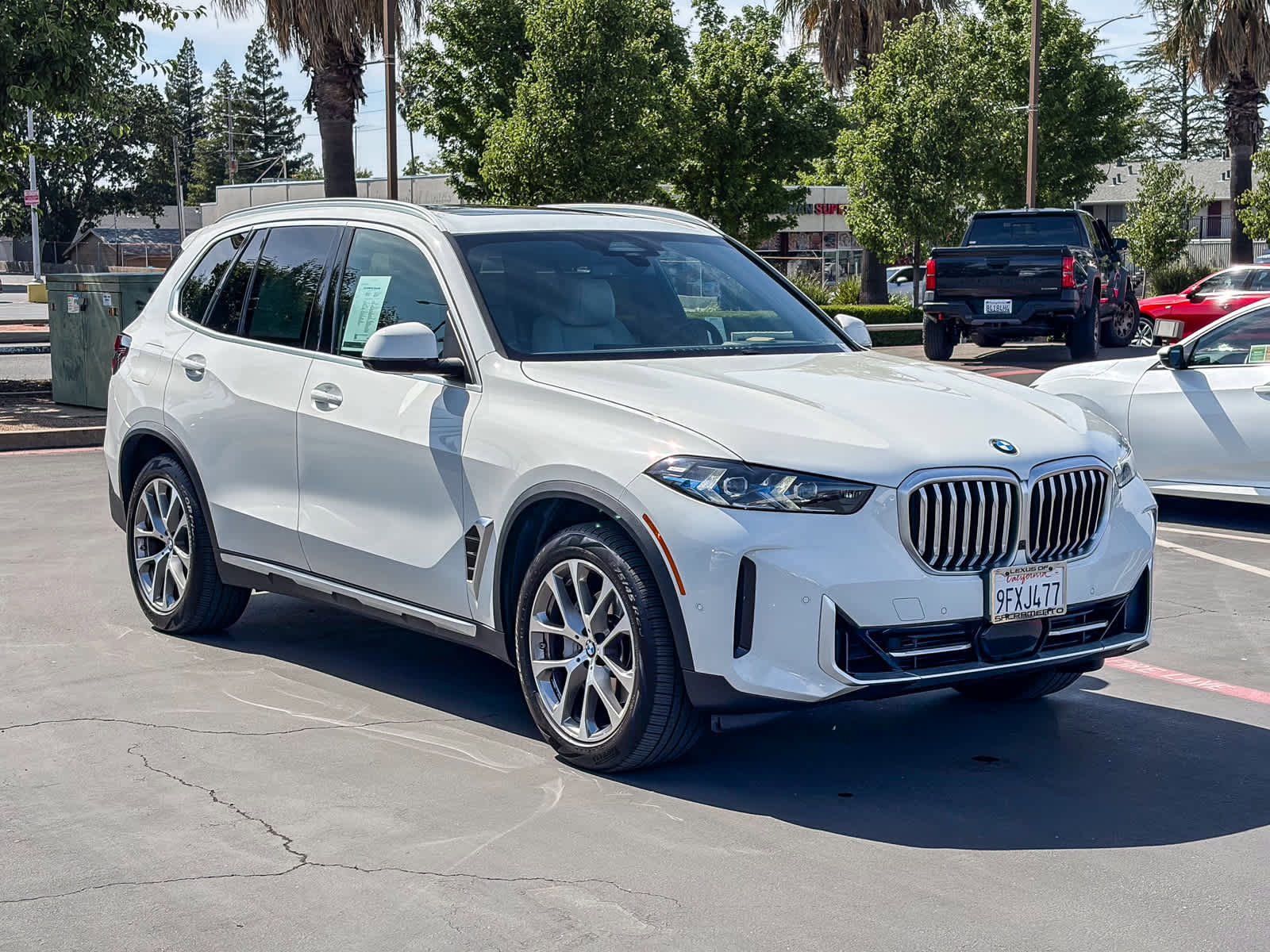 Used 2024 BMW X5 xDrive40i w/ Premium Package AWD/4WD image 5