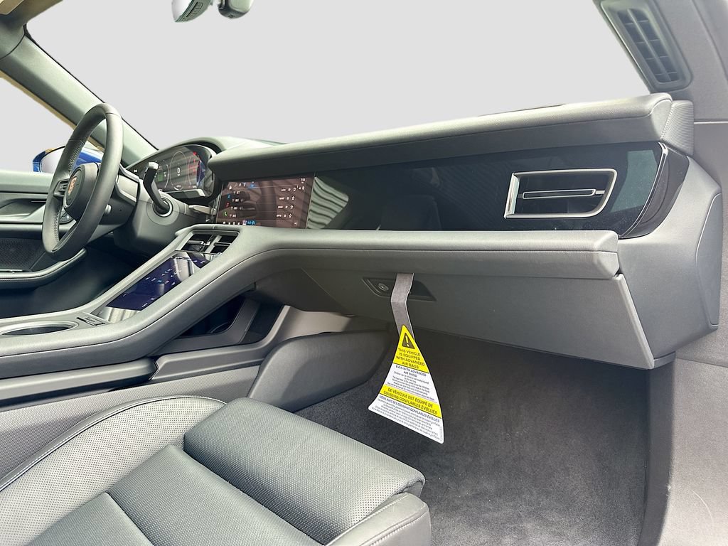 New 2026 Porsche Taycan 4S AWD/4WD image 31