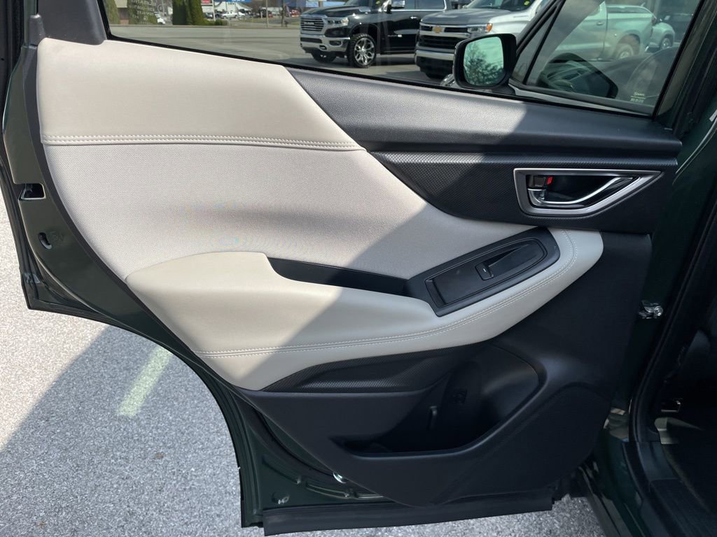 Used 2024 Subaru Forester Premium image 44