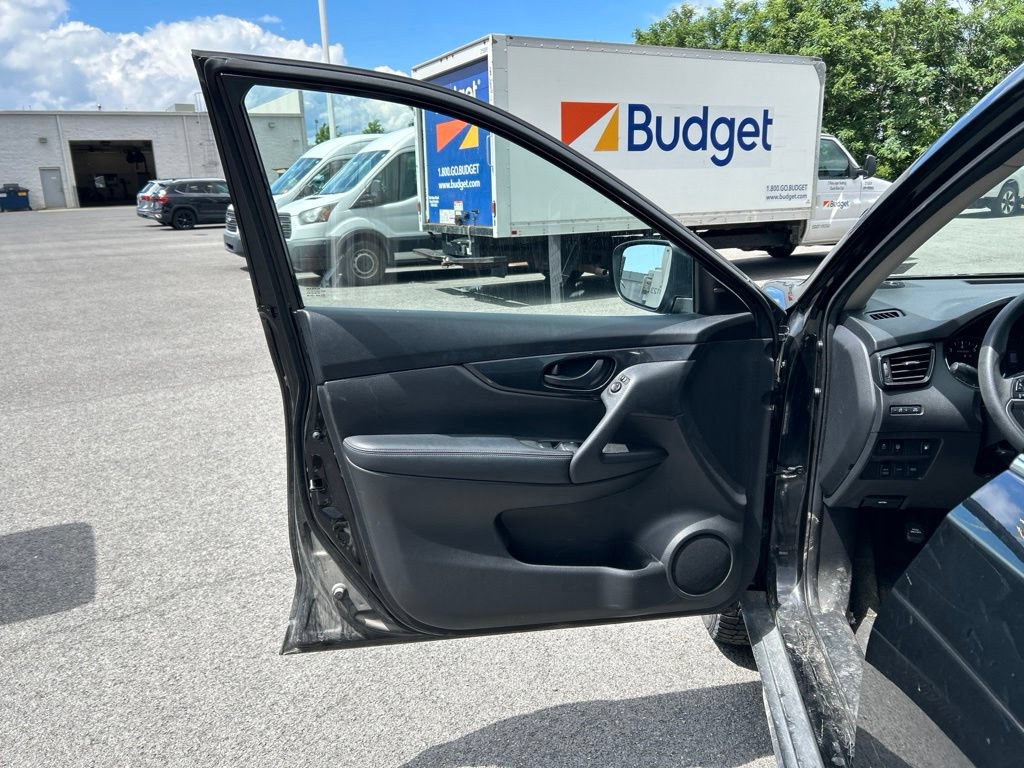Used 2020 Nissan Rogue S AWD/4WD image 24