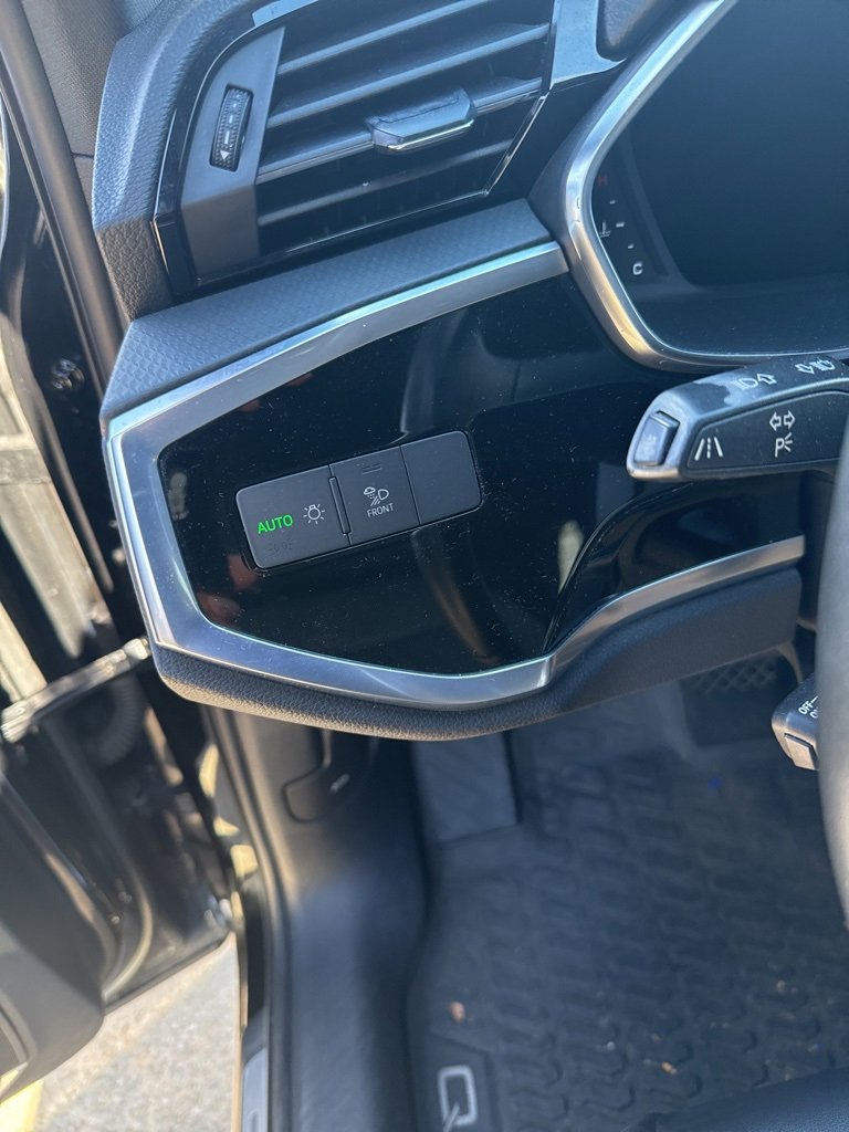 Used 2020 Audi Q3 2.0T Premium Plus w/ Premium Plus Package image 33