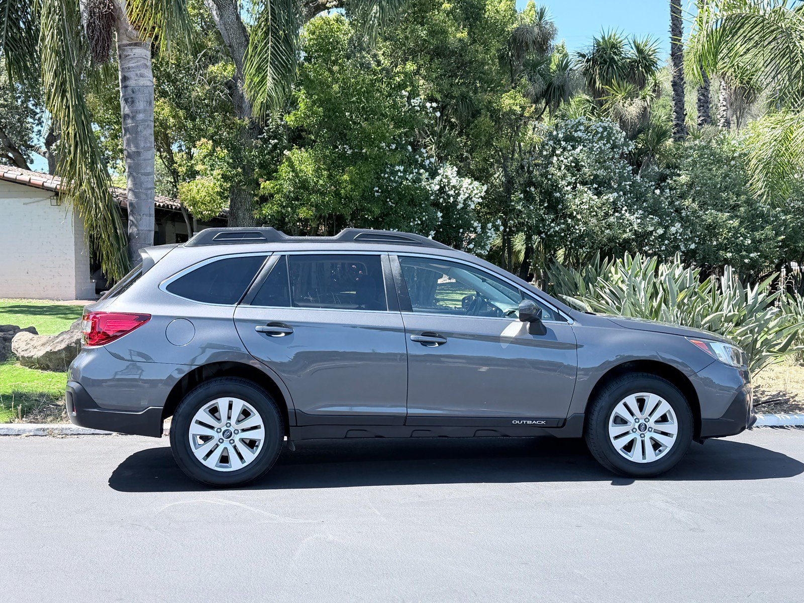 Used 2019 Subaru Outback 2.5i Premium AWD/4WD image 5