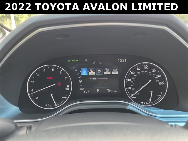 Used 2022 Toyota Avalon Limited image 29