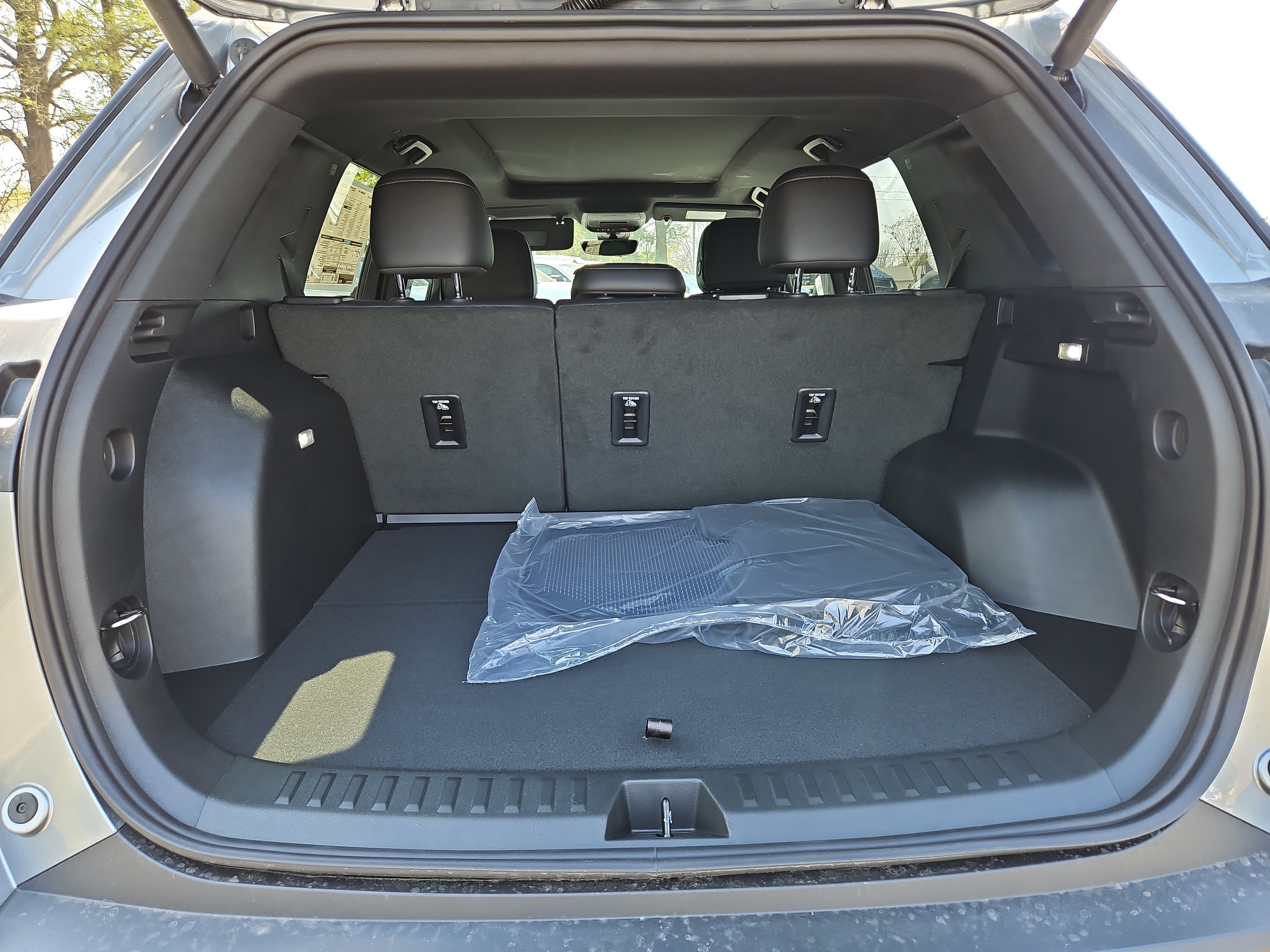 New 2026 Chevrolet Equinox LT w/ Convenience Package II FWD image 11
