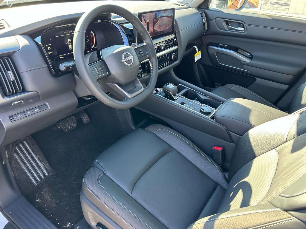 New 2026 Nissan Pathfinder SL w/ SL Premium Package AWD/4WD image 14
