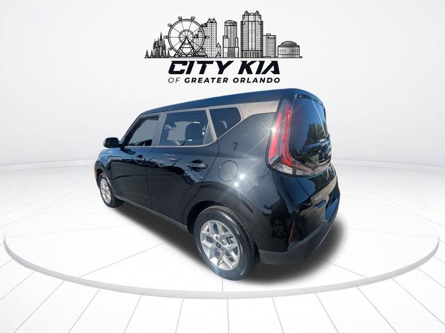 Certified 2025 Kia Soul LX w/ LX Technology Package FWD image 4