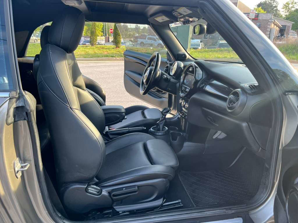 Used 2017 MINI Cooper S image 12